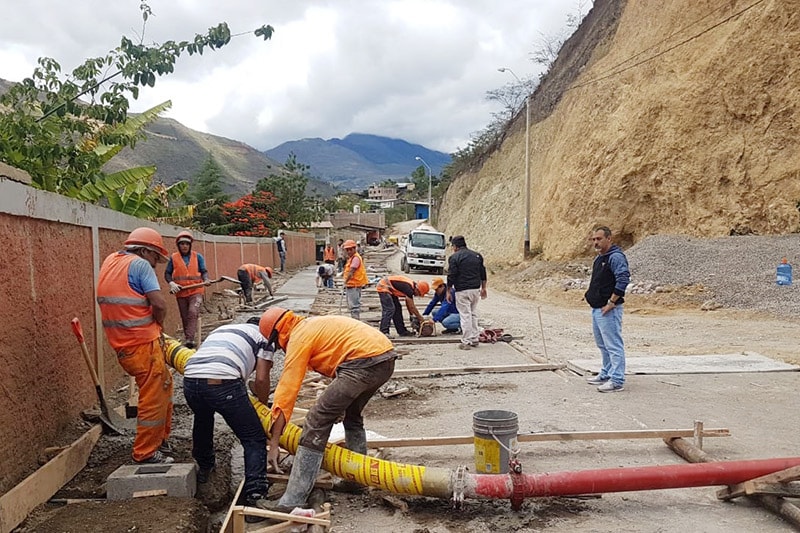 Concrete mixer with pump works in Peru