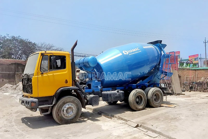8m<sup>3</sup> concrete mixer truck in Lima, Peru