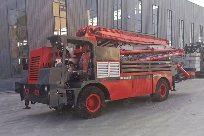 Crawler Concrete Mixer with Pump Truck