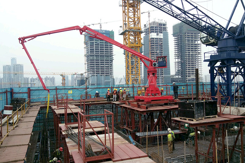 32m Self-Climbing Concrete Placing Boom Working on High-Rise Slab in the Philippines